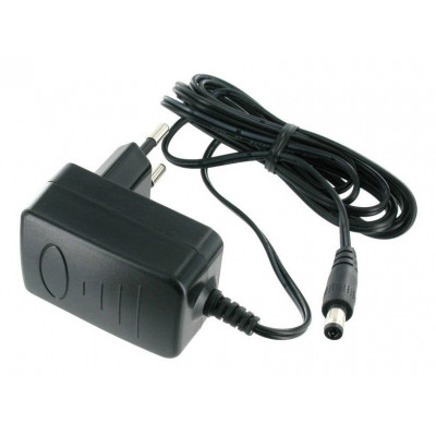 Zoom AD16E блок питания для педалей и процессоров. 9V/500 mA